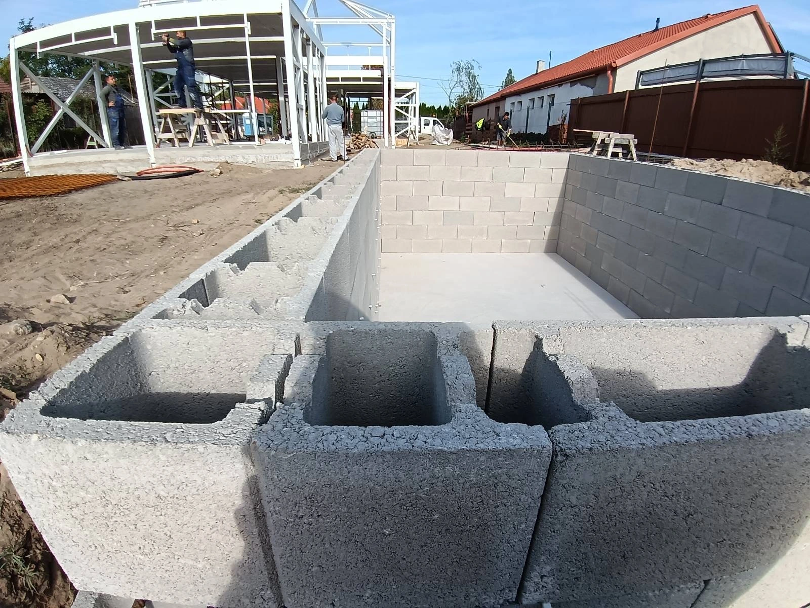 Építőipari projekt Dunakeszin - térkövezés és területrendezés